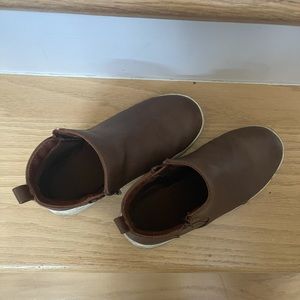 Boys boots